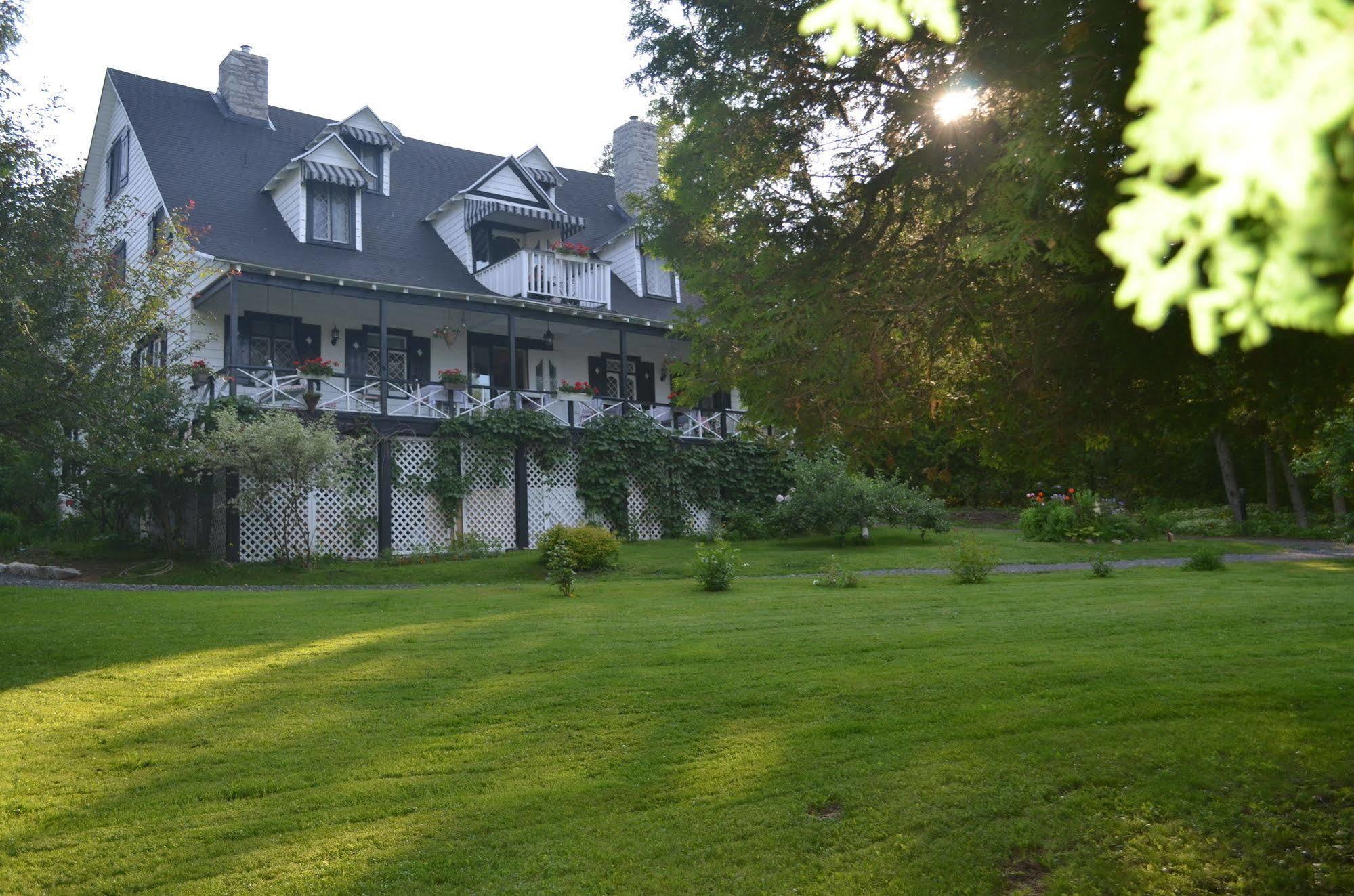 Auberge La Chatelaine La Malbaie Exterior photo